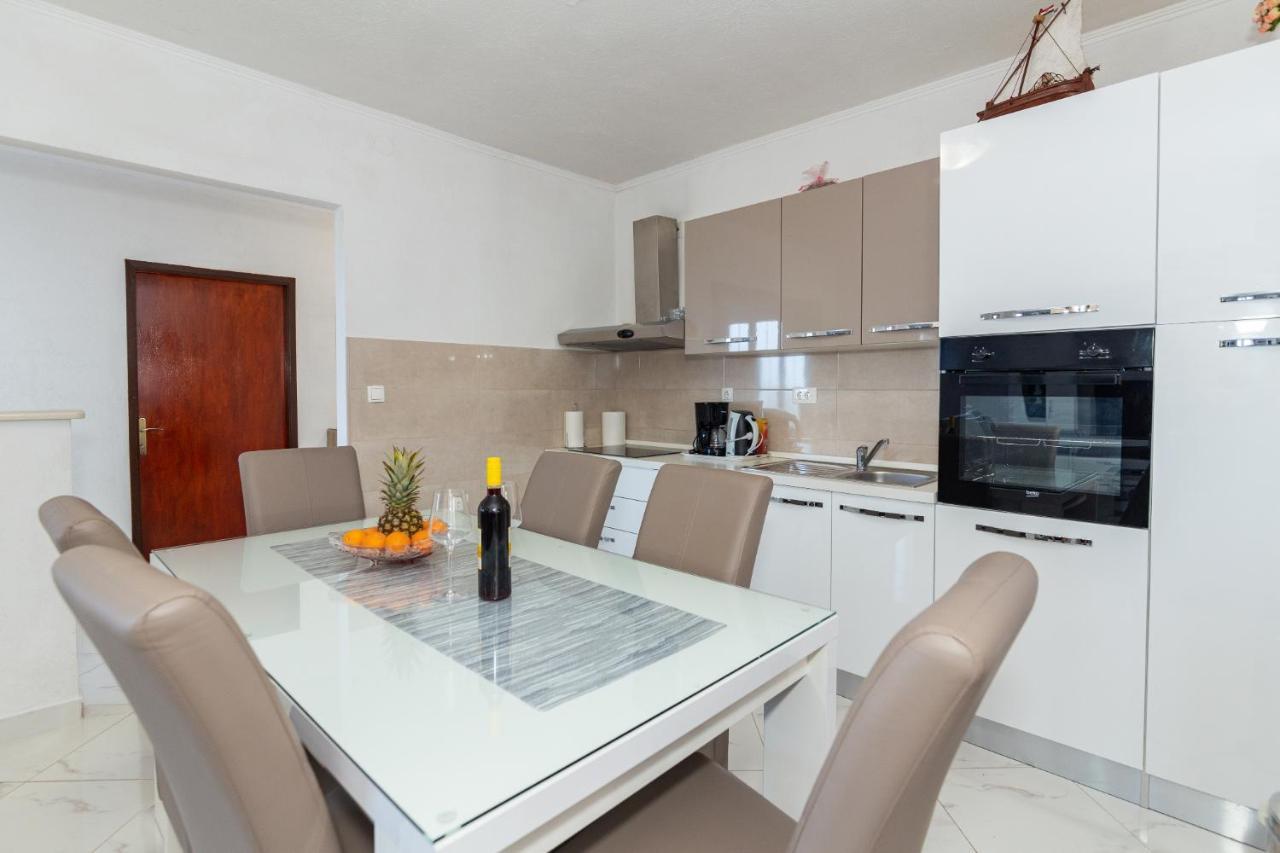 Navis Sea View Apartment With Pool Makarska Buitenkant foto