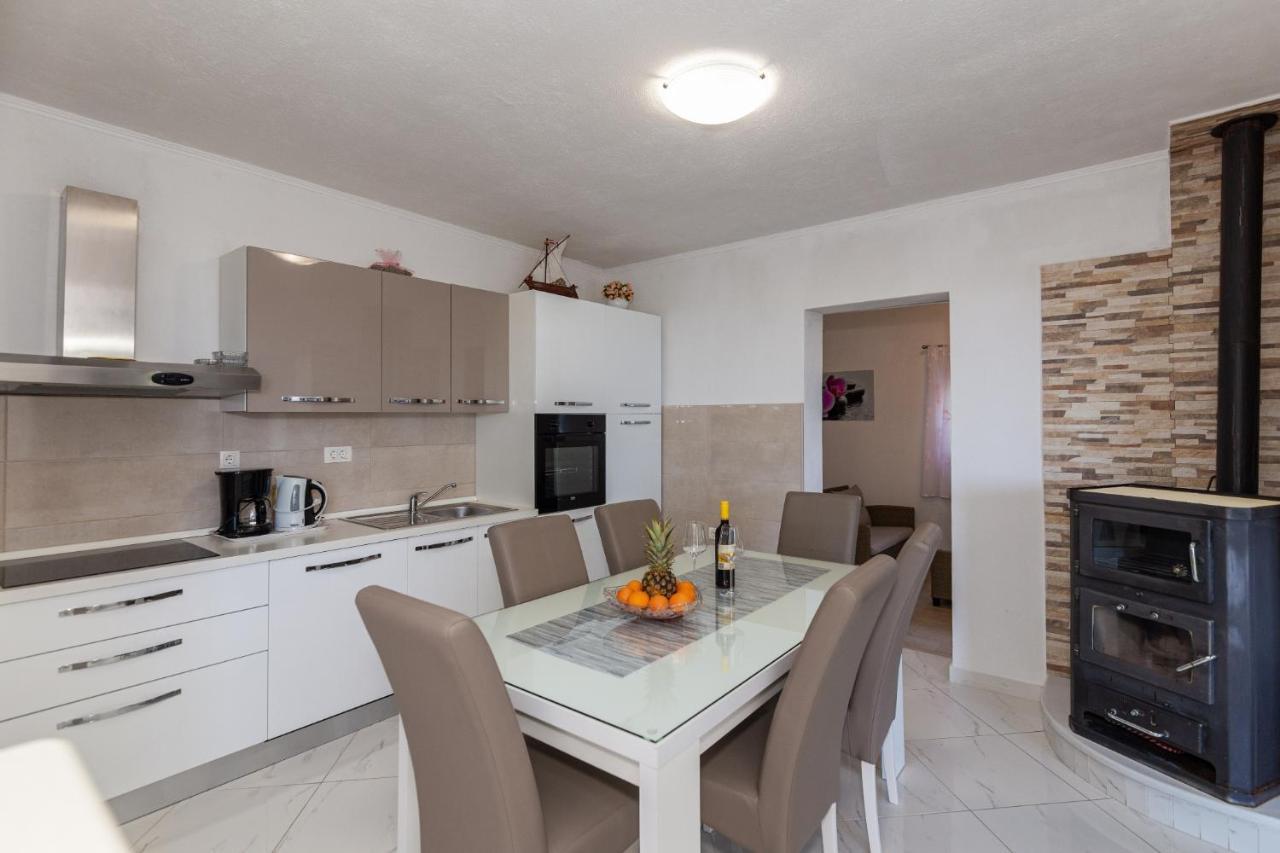 Navis Sea View Apartment With Pool Makarska Buitenkant foto