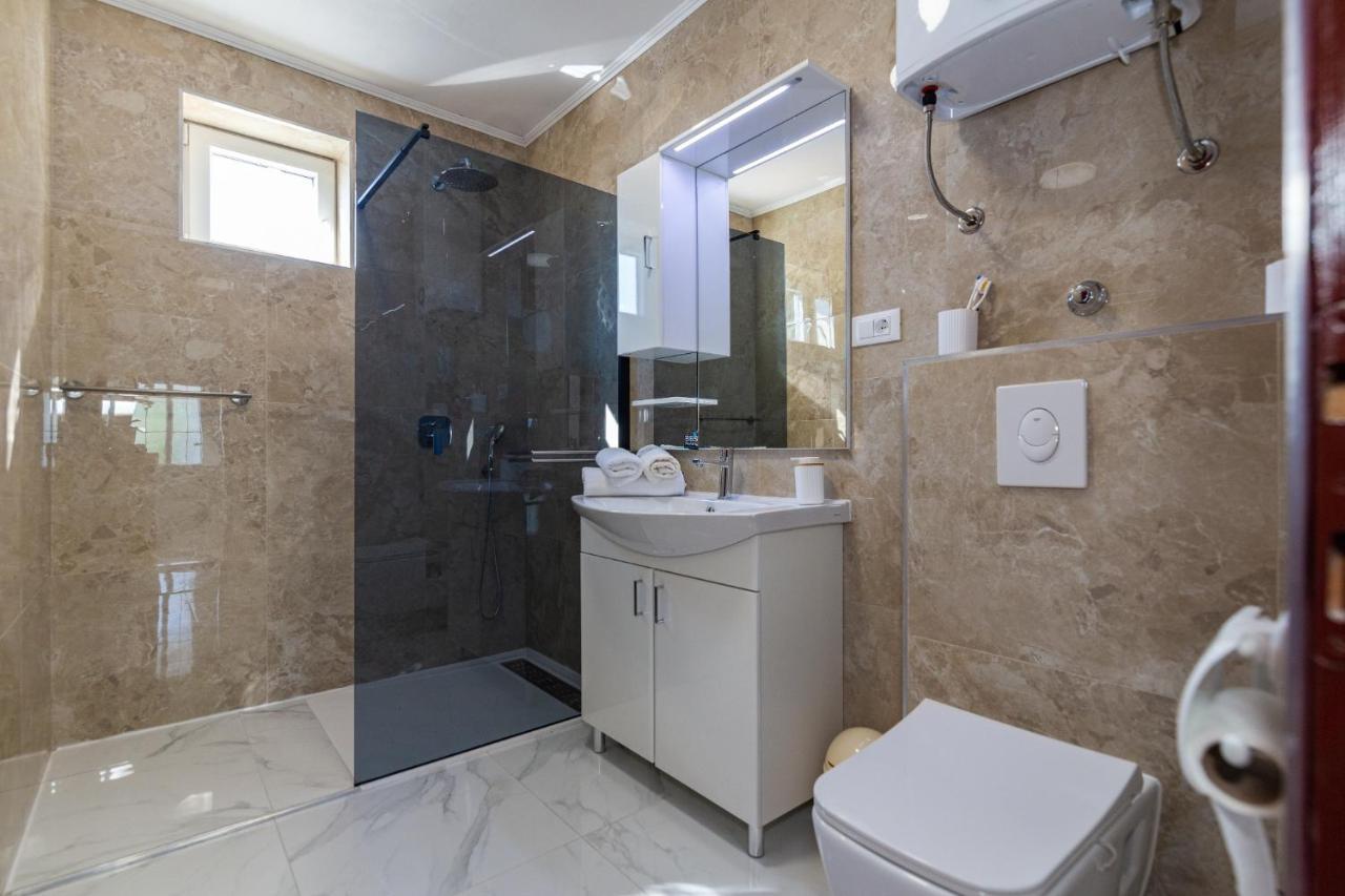 Navis Sea View Apartment With Pool Makarska Buitenkant foto
